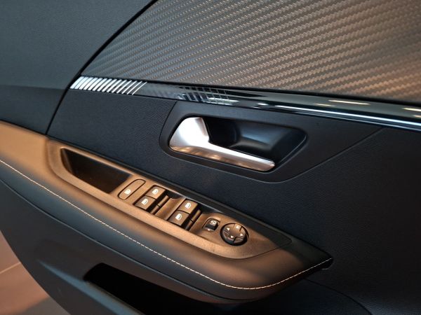 peugeot-208-2025-eletrico-0cc
