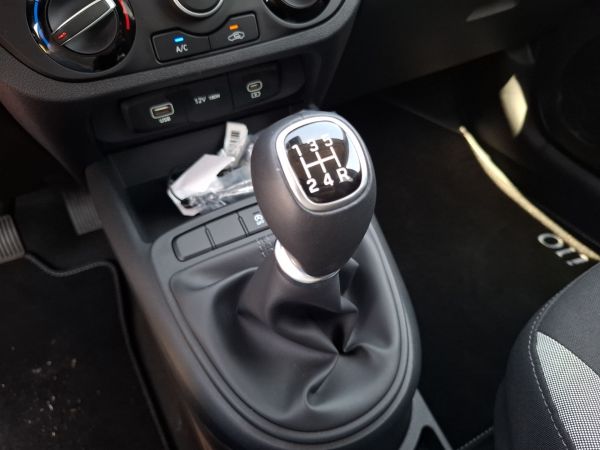 hyundai-i10-2026-gasolina-998cc