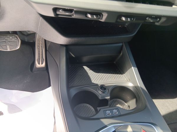 bmw-serie-1-2025-gasolina-1499cc