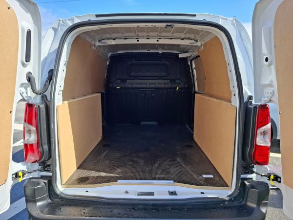 opel-combo-2025-diesel-1499cc