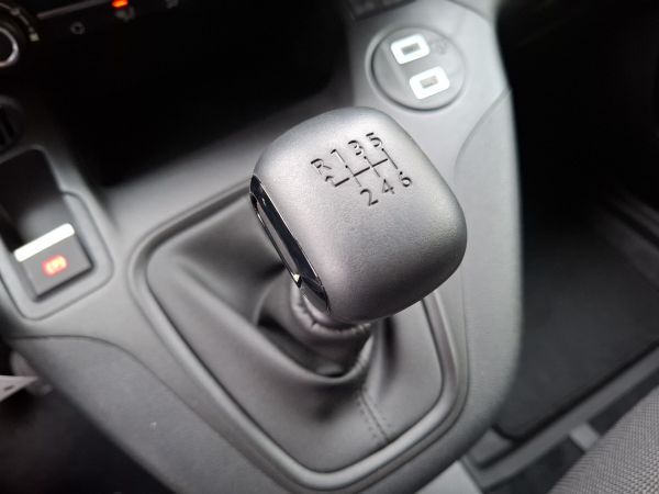 opel-combo-2025-diesel-1499cc