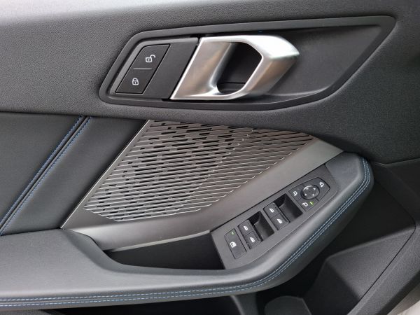 bmw-serie-1-2025-gasolina-1499cc