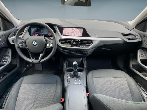 bmw-serie-1-2024-gasolina-1499cc