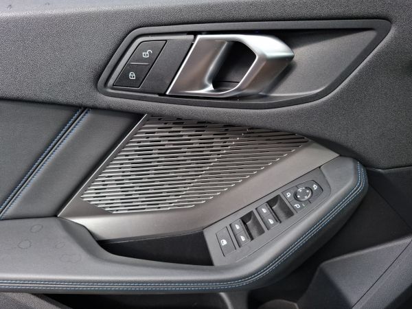 bmw-serie-1-2025-gasolina-1499cc