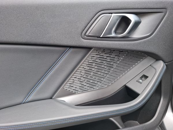 bmw-serie-1-2025-gasolina-1499cc