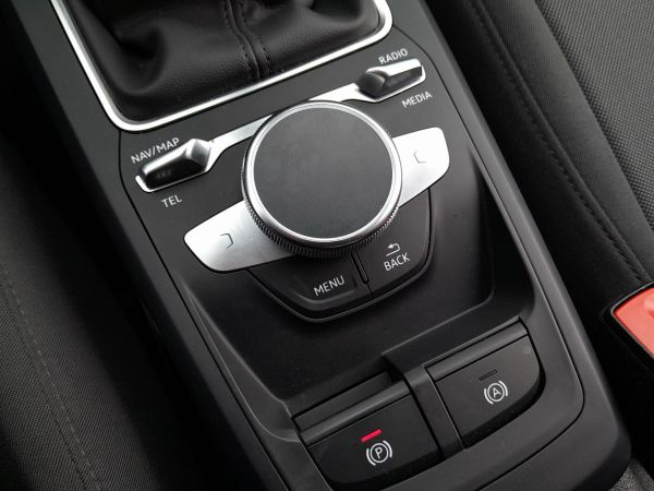 audi-q2-2024-gasolina-999cc