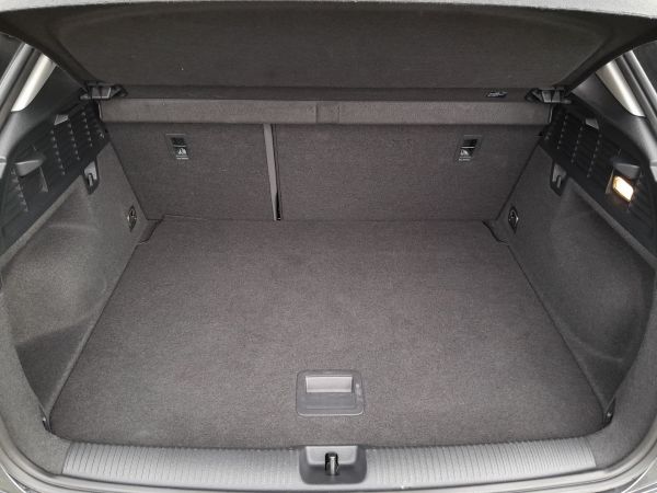 audi-q2-2024-gasolina-999cc