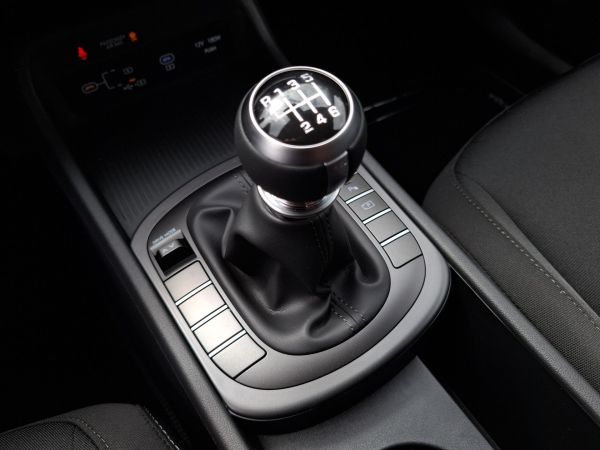 hyundai-kauai-2026-gasolina-998cc