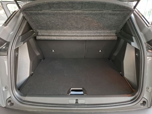 peugeot-e-2008-2025-eletrico-0cc