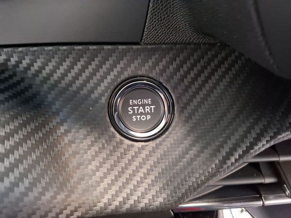 peugeot-e-2008-2025-eletrico-0cc