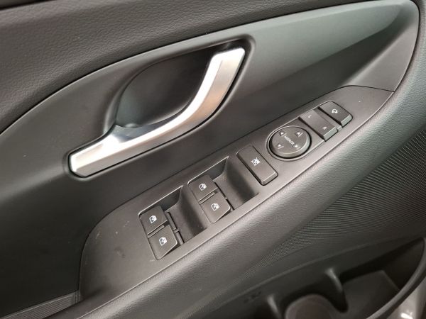 hyundai-i30-2025-gasolina-998cc