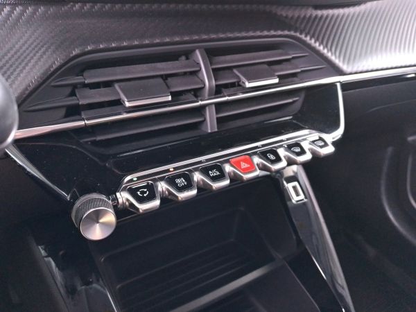 peugeot-208-2023-diesel-1499cc