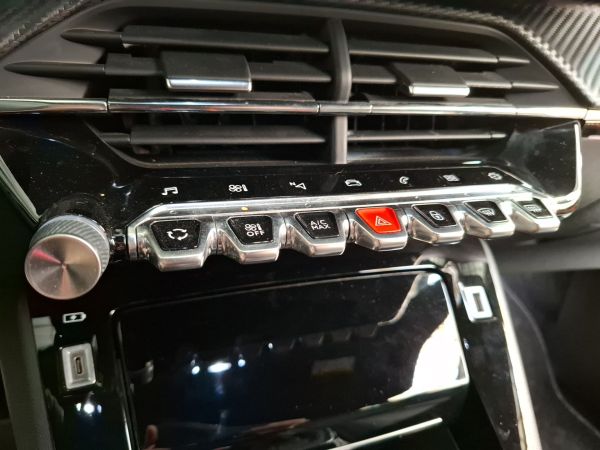 peugeot-2008-2022-gasolina-1199cc
