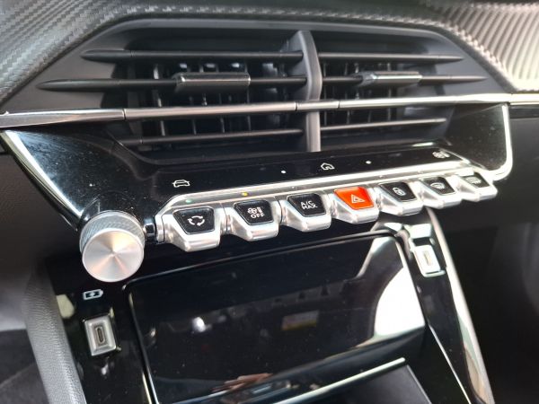 peugeot-2008-2025-eletrico-0cc