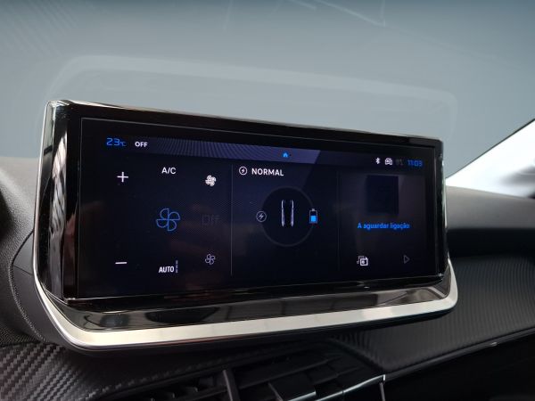 peugeot-208-2025-eletrico-0cc
