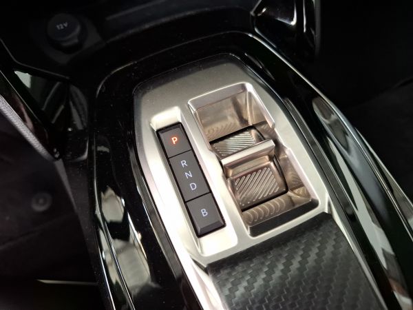 peugeot-208-2025-eletrico-0cc