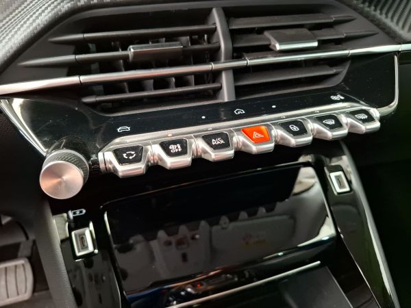 peugeot-208-2025-eletrico-0cc