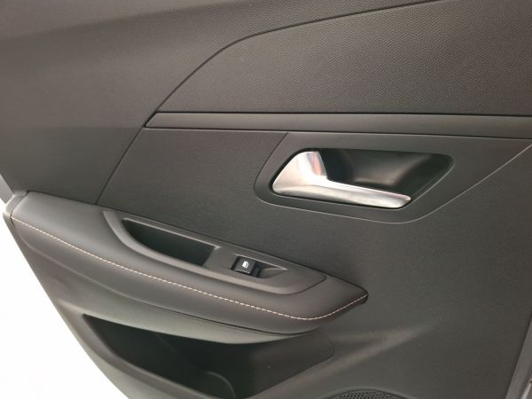 peugeot-208-2025-eletrico-0cc