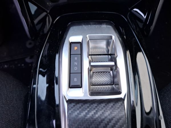 peugeot-208-2025-eletrico-0cc