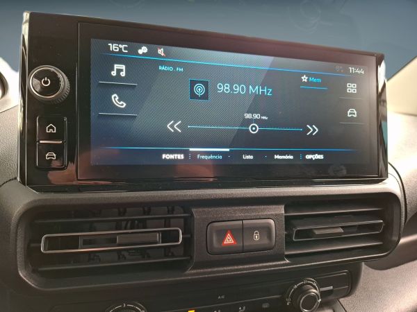 peugeot-partner-2025-diesel-1499cc