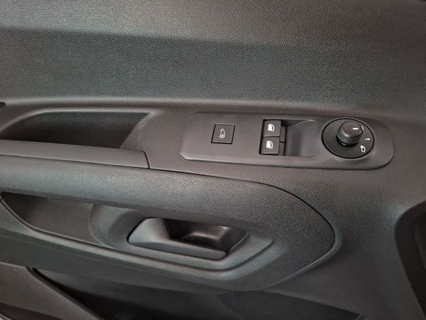 peugeot-partner-2025-diesel-1499cc