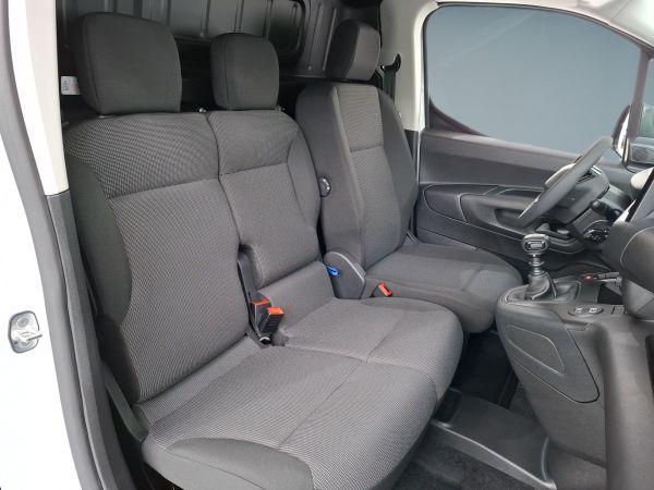 peugeot-partner-2025-diesel-1499cc