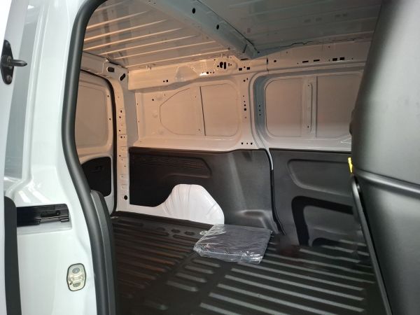 peugeot-partner-2025-diesel-1499cc