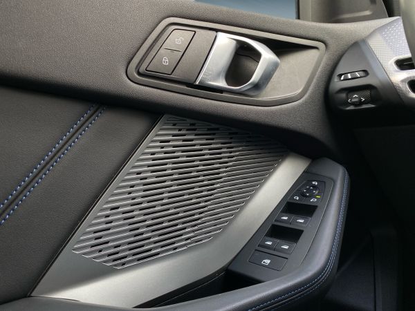 bmw-serie-1-2025-gasolina-1499cc