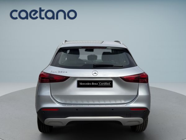 mercedes-benz-gla-2025-hibrido-1332cc