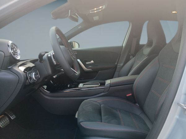mercedes-benz-classe-a-2025-hibrido-1332cc