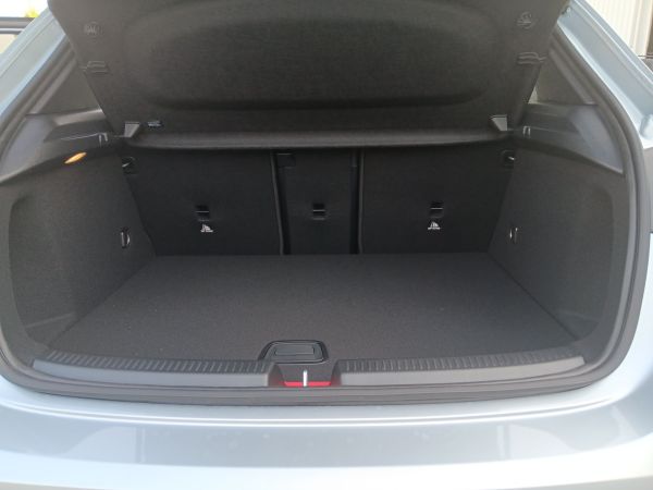 mercedes-benz-classe-a-2025-hibrido-1332cc