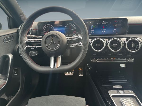 mercedes-benz-classe-a-2025-hibrido-1332cc