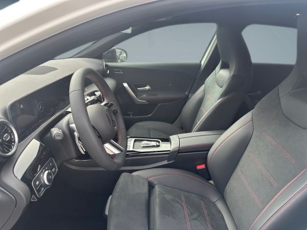mercedes-benz-classe-a-2025-hibrido-1332cc