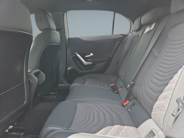 mercedes-benz-classe-a-2025-hibrido-1332cc
