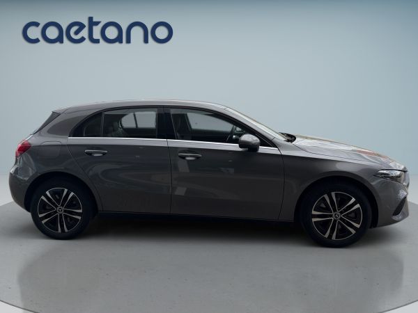 mercedes-benz-classe-a-2024-hibrido-1332cc