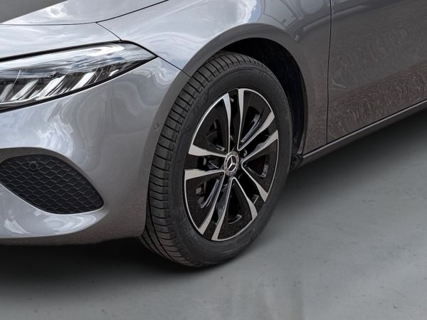 mercedes-benz-classe-a-2024-hibrido-1332cc