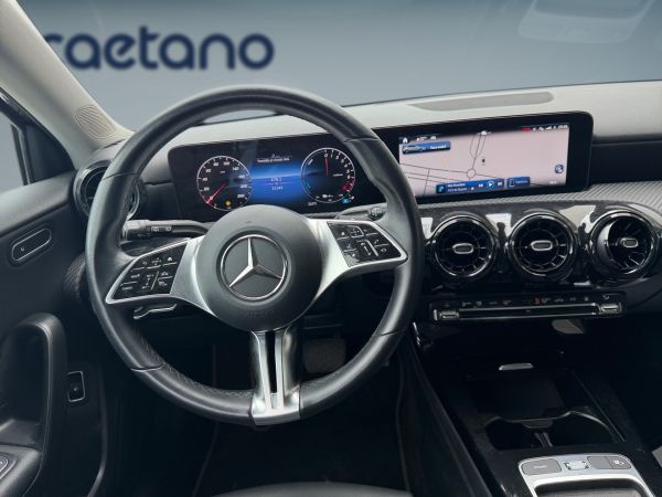 mercedes-benz-classe-a-2024-hibrido-1332cc