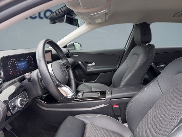 mercedes-benz-classe-a-2024-hibrido-1332cc