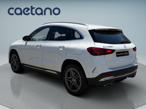 mercedes-benz-gla-2025-hibrido-1332cc