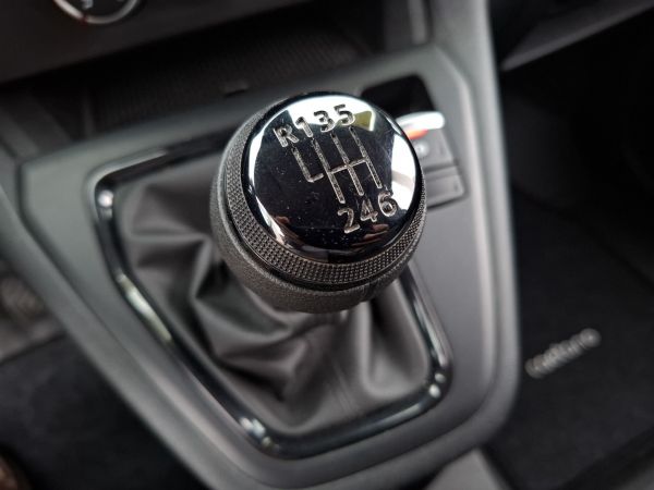 renault-kangoo-2025-diesel-1461cc