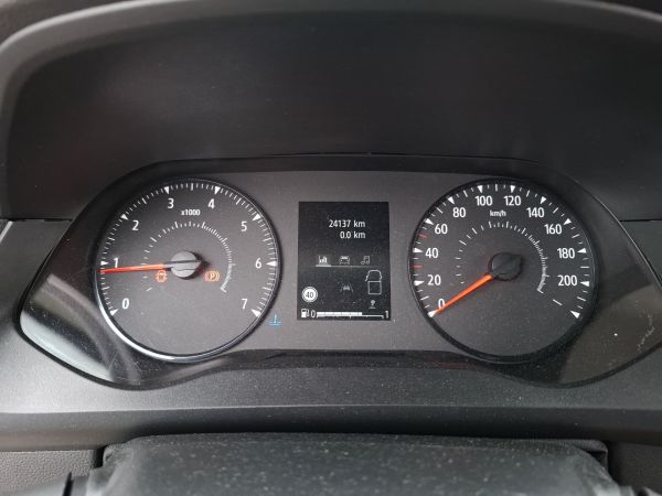 renault-kangoo-2025-diesel-1461cc