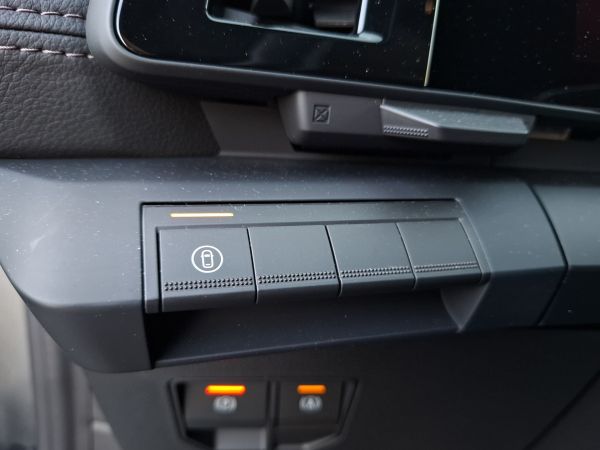 renault-megane-2025-eletrico-427cc