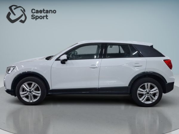audi-q2-2024-gasolina-999cc