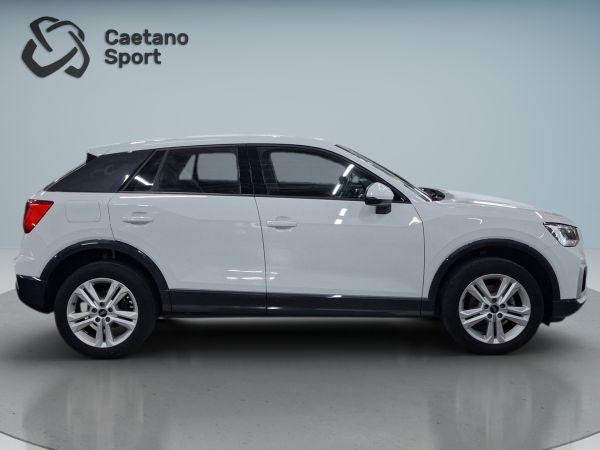 audi-q2-2024-gasolina-999cc