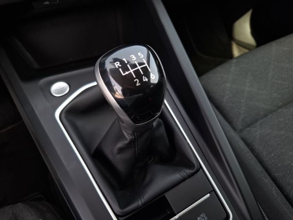 volkswagen-golf-2023-gasolina-999cc