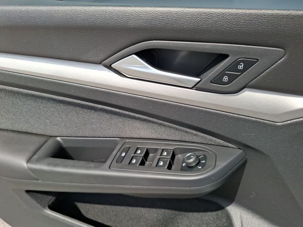 volkswagen-golf-2023-gasolina-999cc