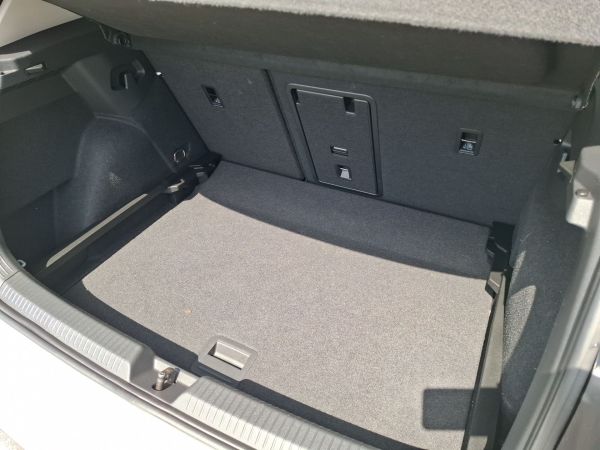 volkswagen-golf-2023-gasolina-999cc