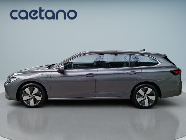 volkswagen-passat-2026-hibrido-1498cc
