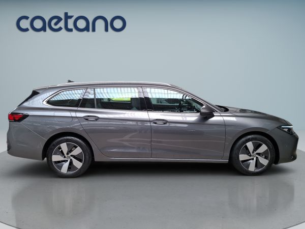 volkswagen-passat-2026-hibrido-1498cc