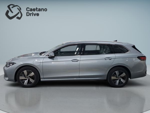 volkswagen-passat-2025-hibrido-1498cc